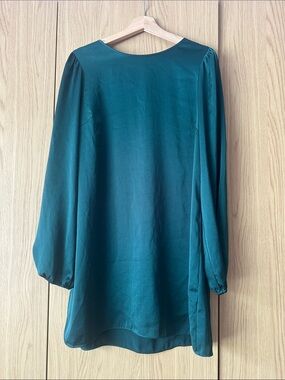 Women’s green Long-Sleeve Satin dress